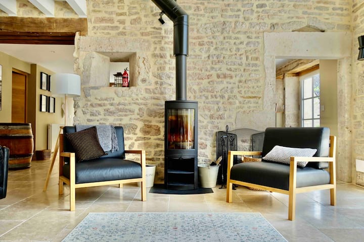 La Grange Aux Avoines: La Grange - Pouilly-en-Auxois