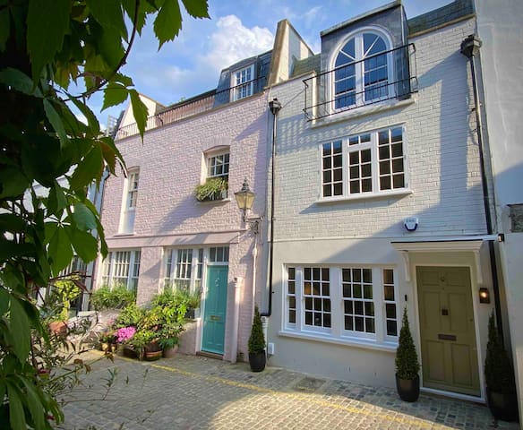 New Luxury Town House with AC