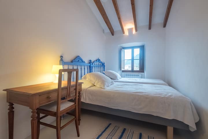 Pequeño dormitorio doble planta 2 / small twin bedroom 2nd floor