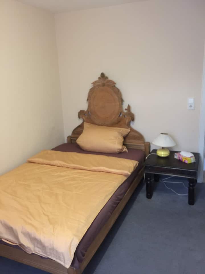 Schlafzimmer 3/ Bett 1,40 m x 2,00 m