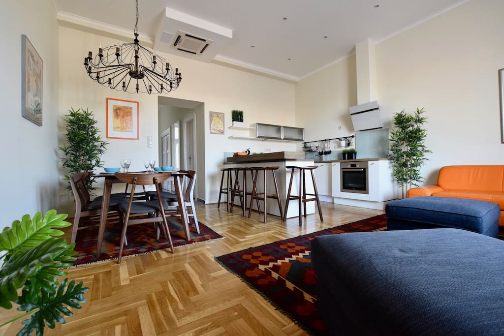 Download Seminyak 7 Bedroom, 9 Beds, Great Value, 5* Luxury Pictures