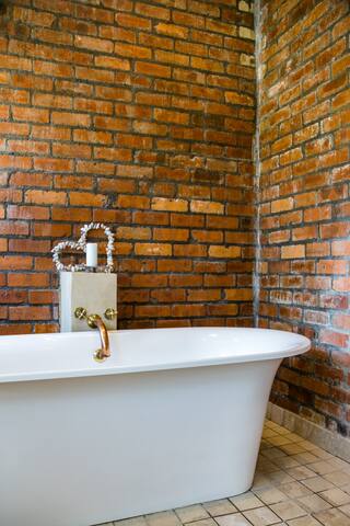 Eclectic Beach House Close to the Best Kite Surfing Strip gallery image 4