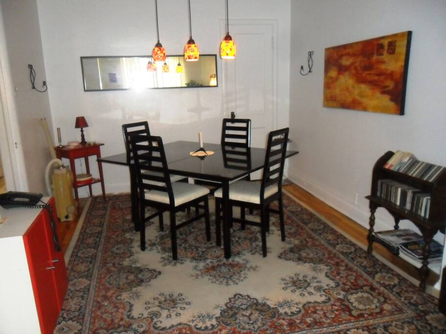 Salle à manger, vue du salon