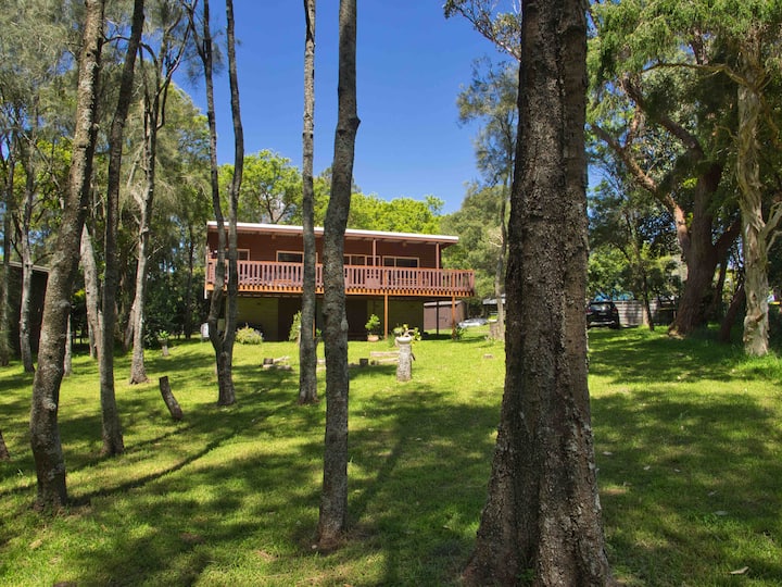 Broulee Headland Beach House Bungalows for Rent in Broulee, New South