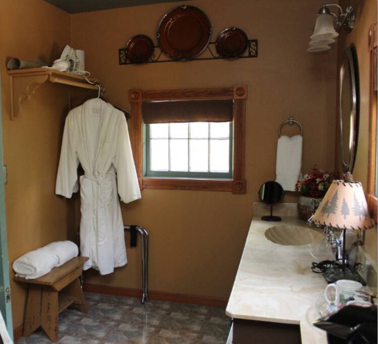 Aspen Cottage Bathroom