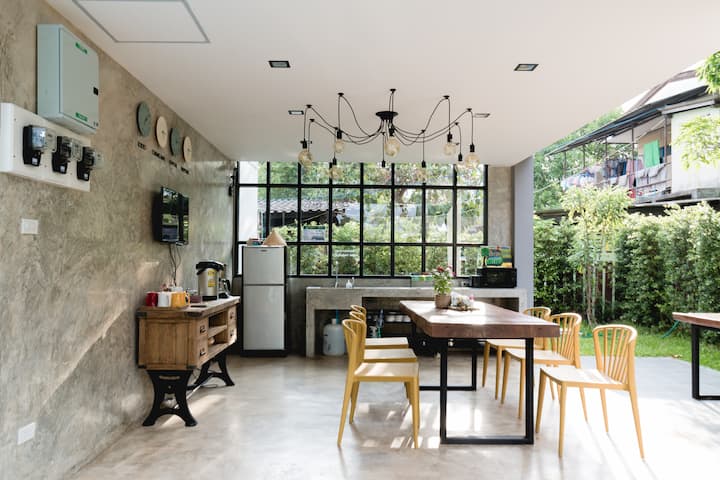 Boon Bnb With Swimming Pool, Sabai Room - Chiang Mai
