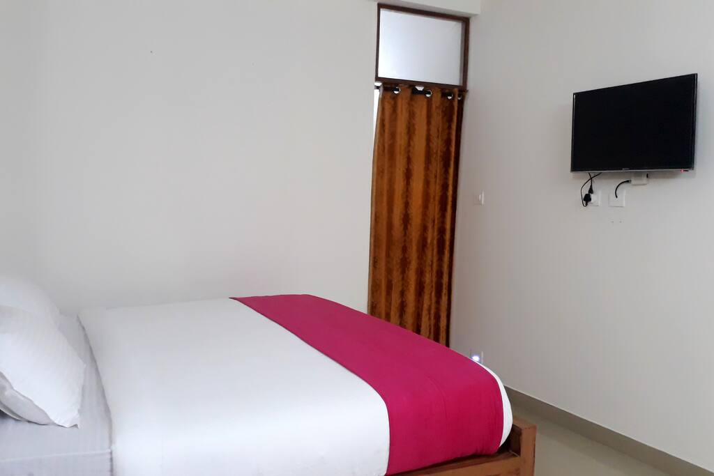 AC Deluxe Room2
