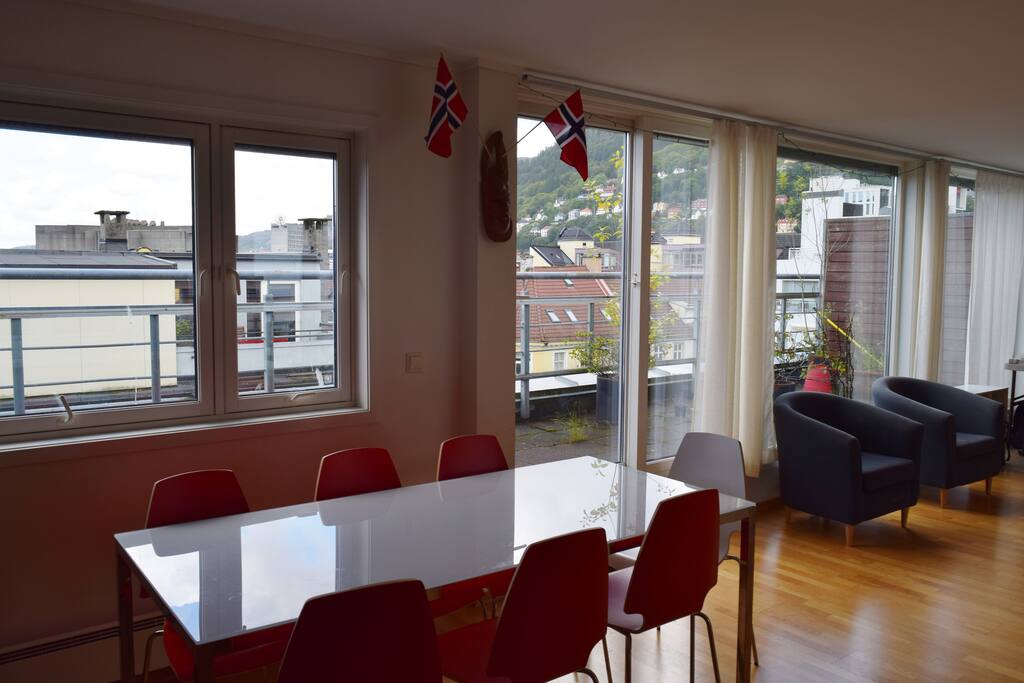 Dinning / work desk