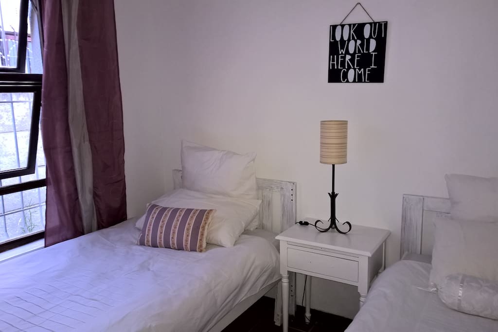 Twin bedroom