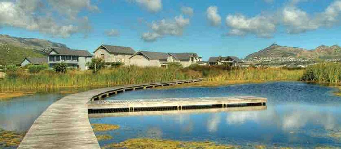 Lakeside Family Home: Pool, Sauna, Outside Hot Tub gallery image 5