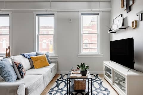 Successful Airbnb property: The Stafford Condo.1 bed/1 ba.Unbeatable Location in Over The Rhine