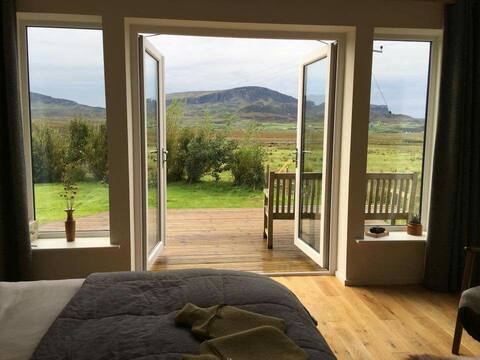 Bealach Uige Bothy Luxury Modern Self Catering