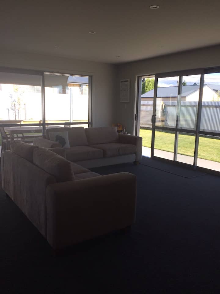 Relax On Glencairn 
Unlimited Wi-fi - Twizel