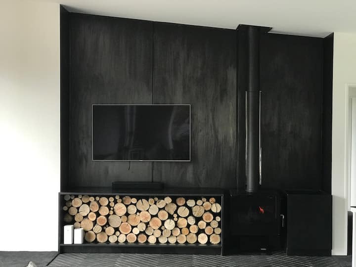 Quiet, Sunny Modern Home - Renovated & Extended - Queenstown