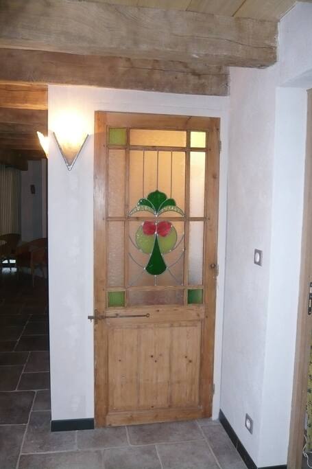 Entrée. Placard vêtements chaussures