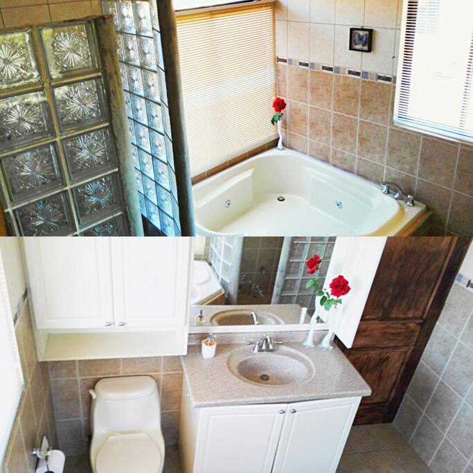 Main Bathroom w/ Jacuzzi