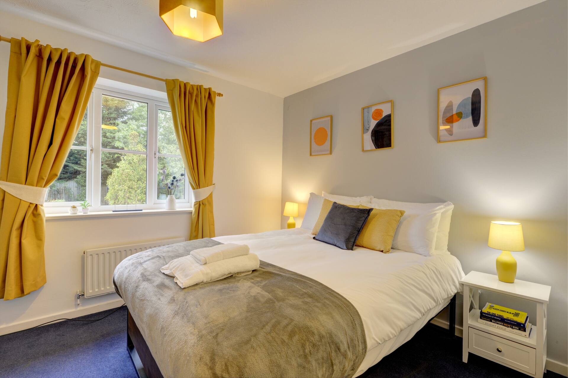 Modern 2 Bed House Sleeps 6 Southam Town Centre - Inspire Homes Ltd — photo 3