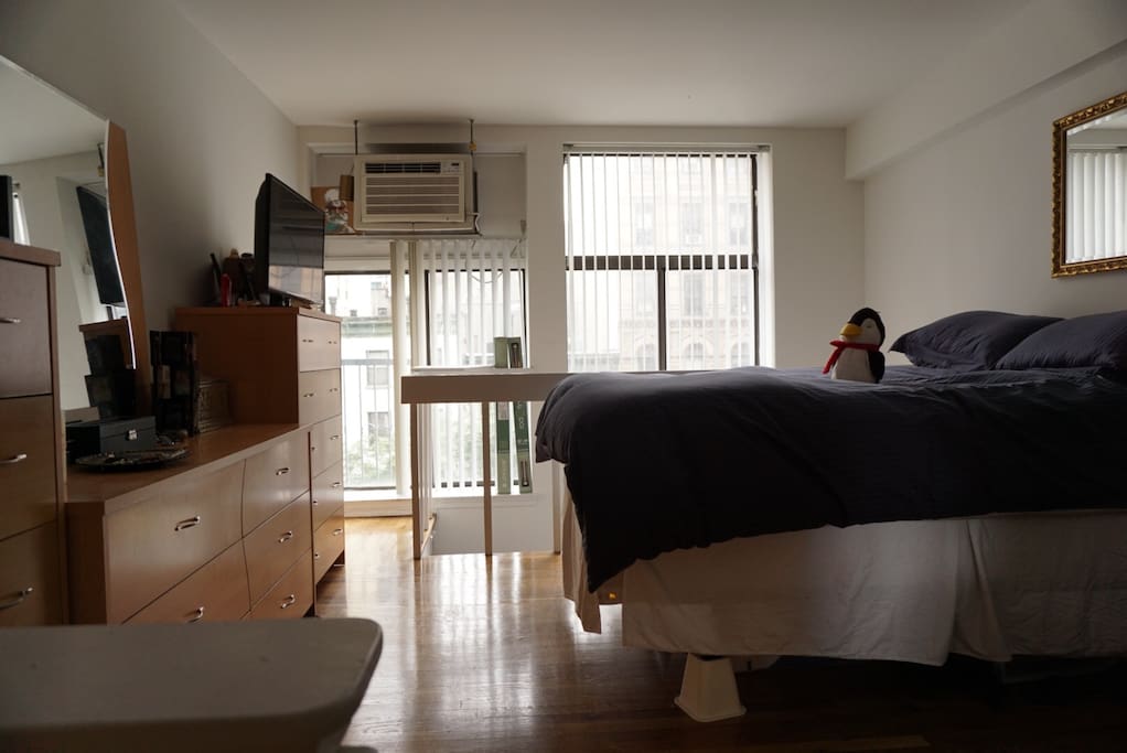 Please NOTE!! there is no TV in the bedroom anymore. spacious bedroom, queen size bed.
