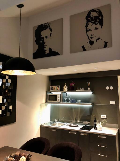 Kitchen with Pop Art wall decor