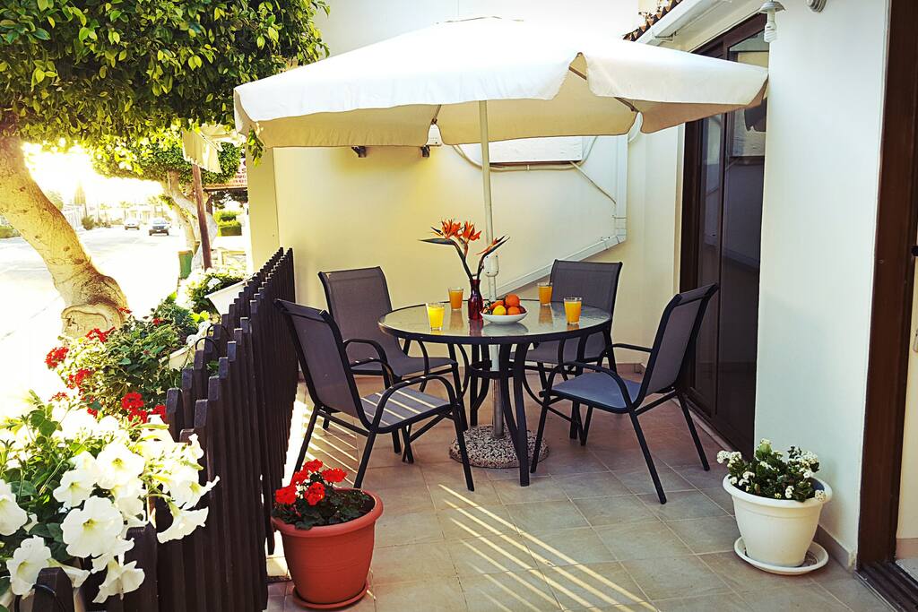 Huge veranda, perfect for breakfast and dinner!