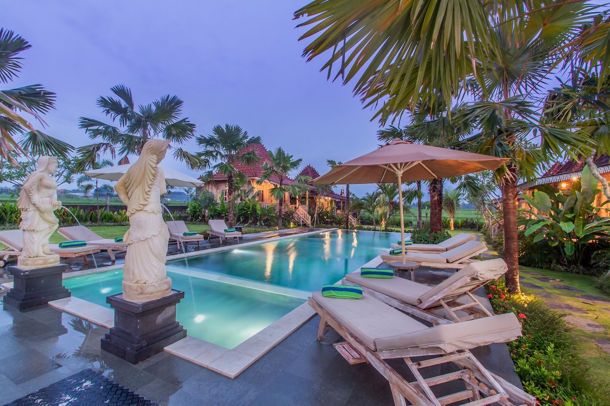 Villa in Kecamatan Ubud · 1 bedroom · 1 bed · 1.5 private baths รายการ Airbnb เปรียบเทียบ