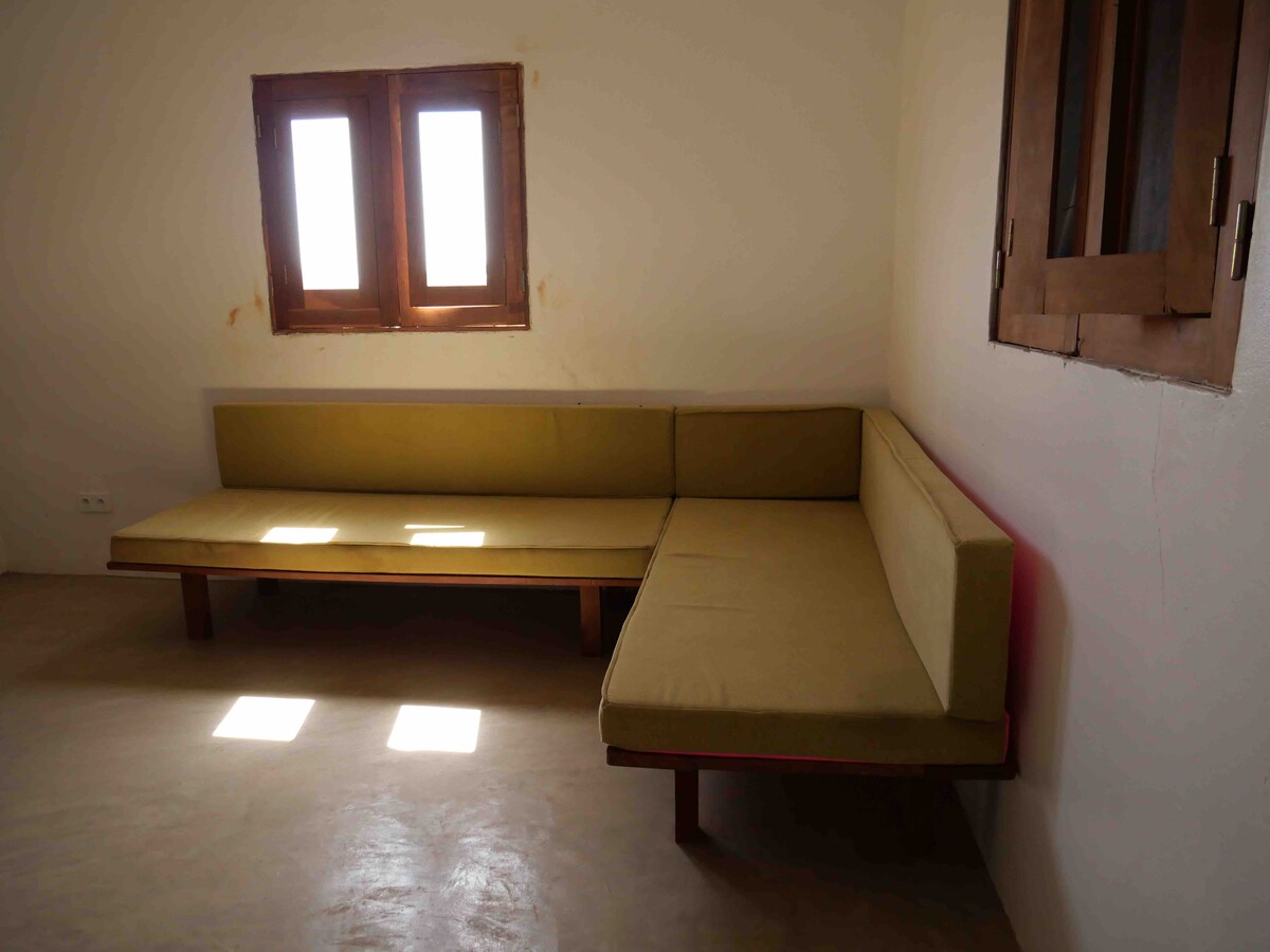 Sebule ya fleti ndogo Mbour