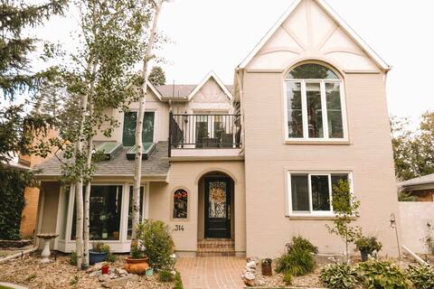 Ideal Stay for Frontier Days-10 min walk to gate
