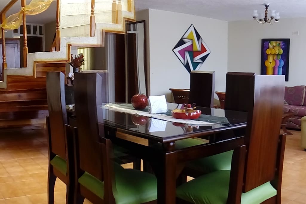 Zona social primer piso (Sala - Comedor)