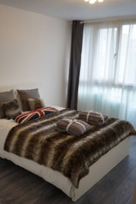 Large double bedroom with inbuilt wardrobes