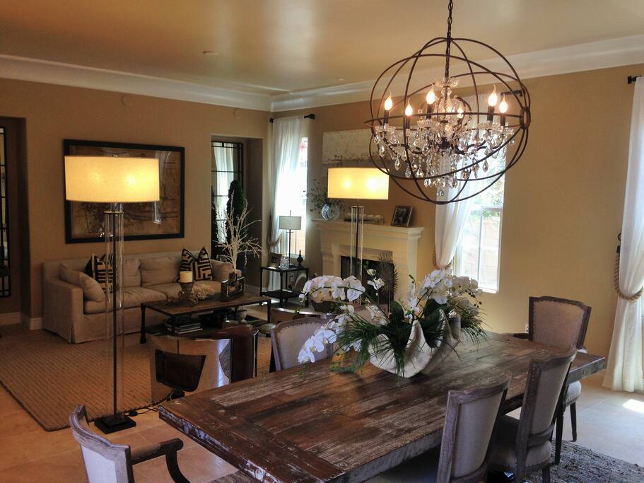 Living Room/ Dining Room- seats 6