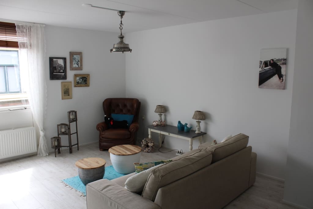 Spacious living room