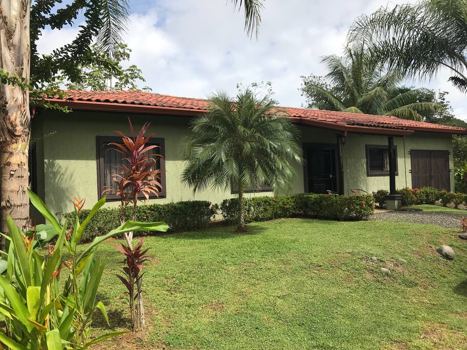 Casa del Sol in the Hills of Esterillos