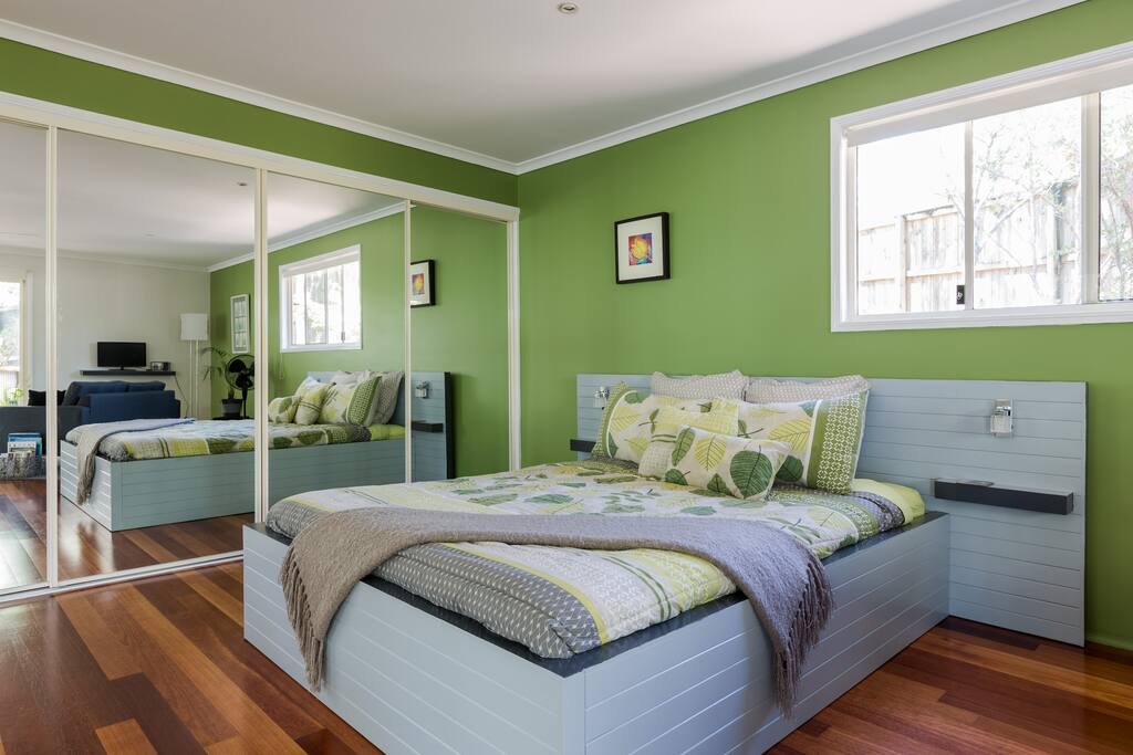 Queen size bed