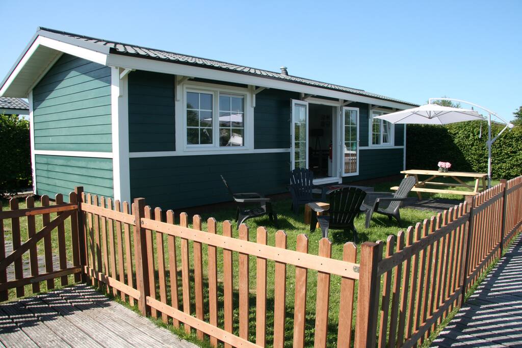 003 Exterior 3 Garden