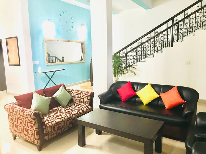 Living room image 11
