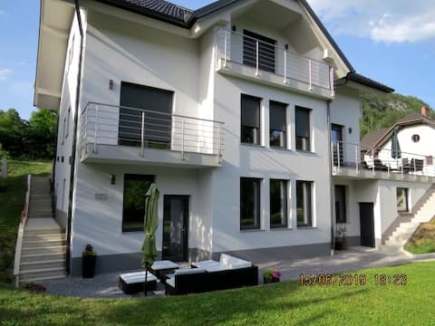 Popular Airbnb listing: Sunlight apartment, family friendly, free parking in Selo Pri Bledu