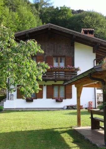 Chalet Monica, tranquility surrounded by greenery