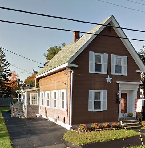 Sargenthaus--Near the waterfront in Bangor