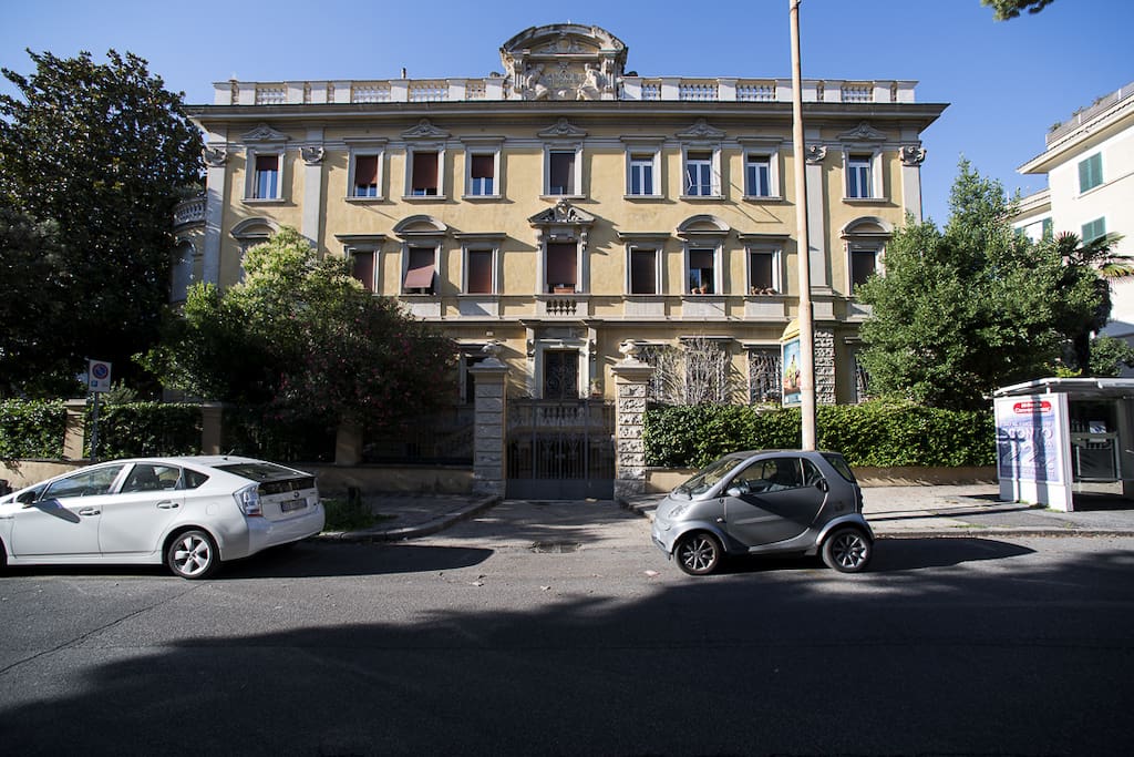 Ingresso Via Luigi Settembrini