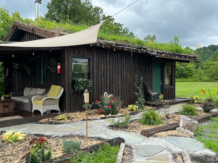 The Ramblin Wombat ️ Floyd County, Virginia. Cabins for Rent in