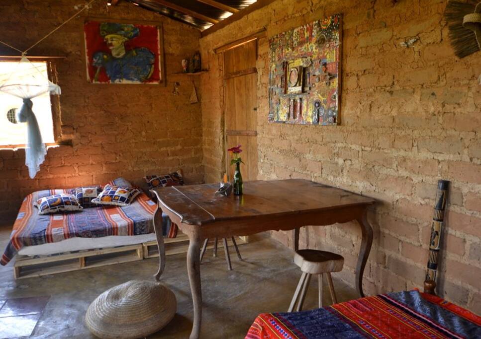 Quarto comunitário interior