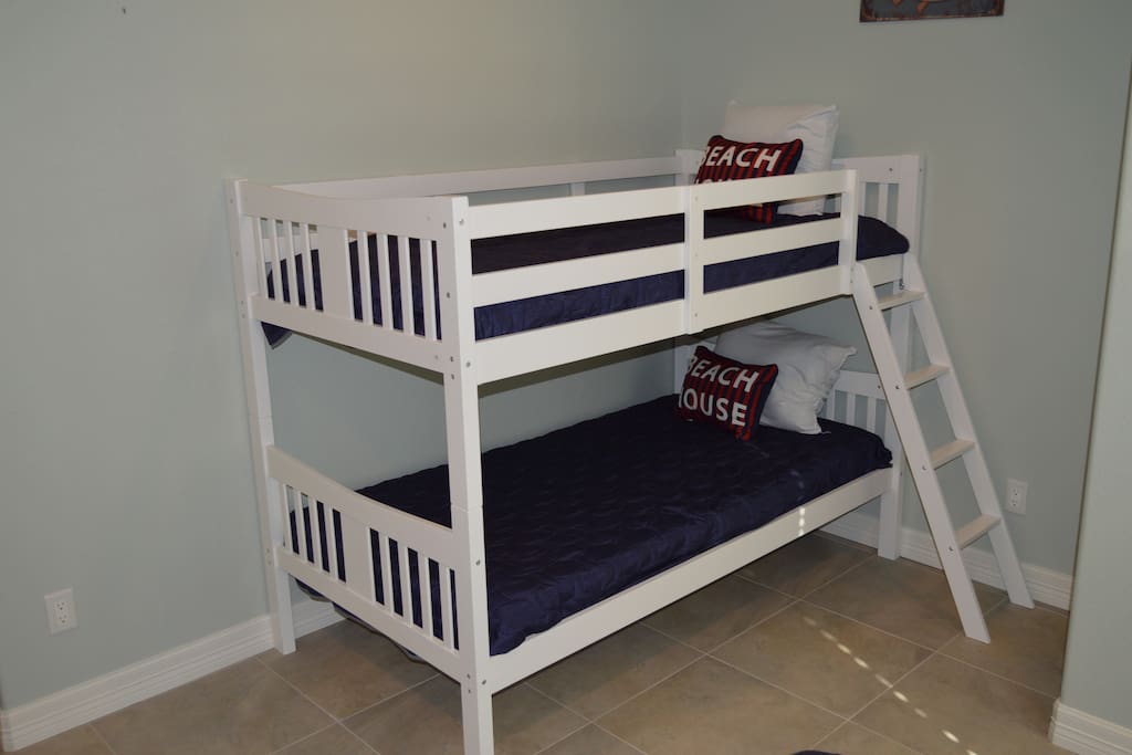 Bedroom 3 bunks