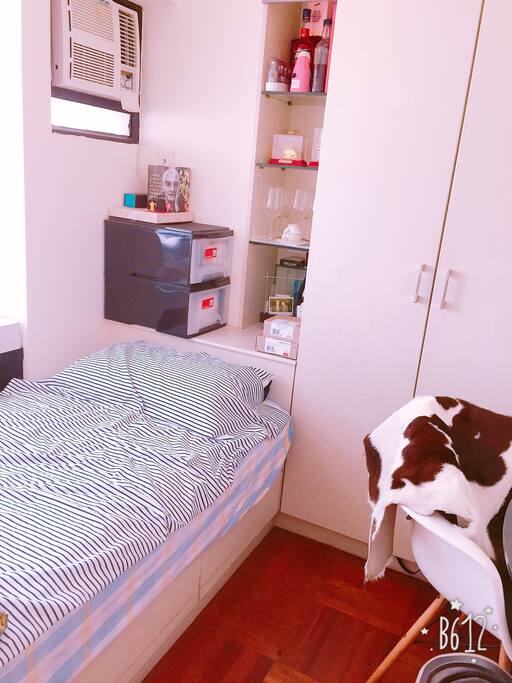 Guest bedroom