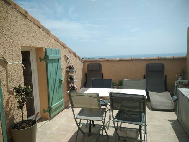 T2 VUE MER (Prox plages 15min à pieds + gare 3min)