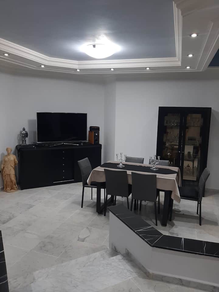 Villa Mallek - دار ملاّك
S+3 De 300 M2 Bâtis - Kerkennah