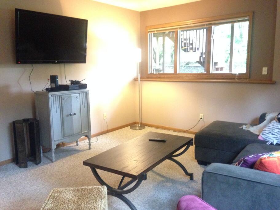 Living space with TV/Wifi