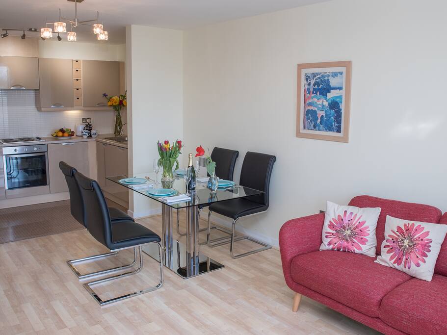 Lounge/dining room with views to balcony