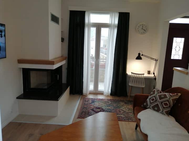 En invierno, la chimenea puede calentar toda la casa. 