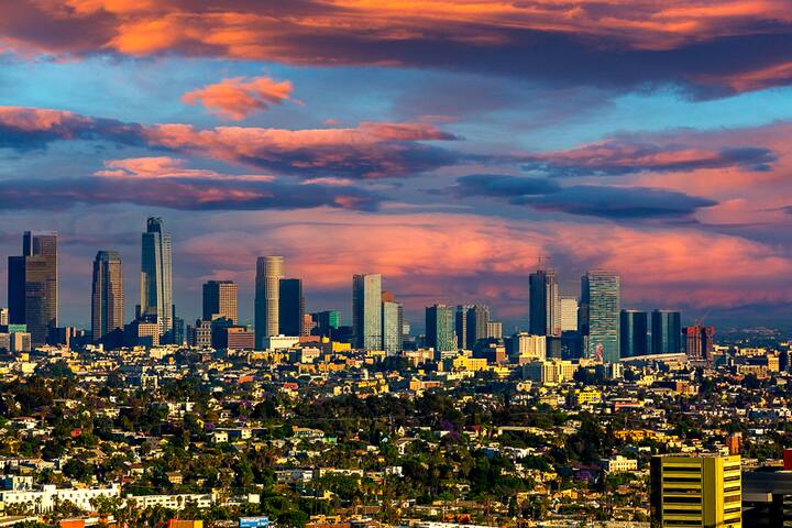 Hollywood Hills Luxury Resort Style Villa gallery image 4