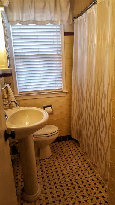 share main floor bathroom